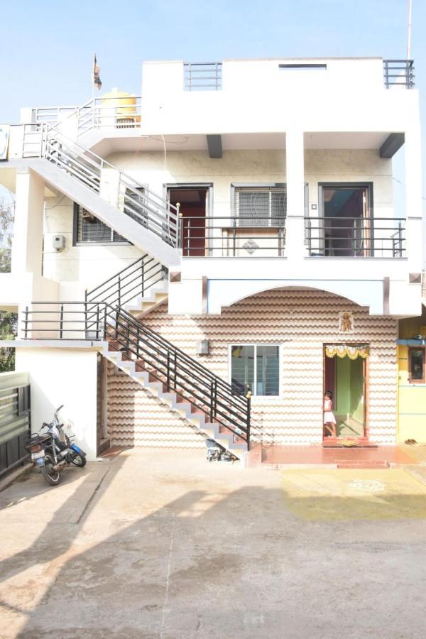 Coconut Homestay Хампі Екстер'єр фото